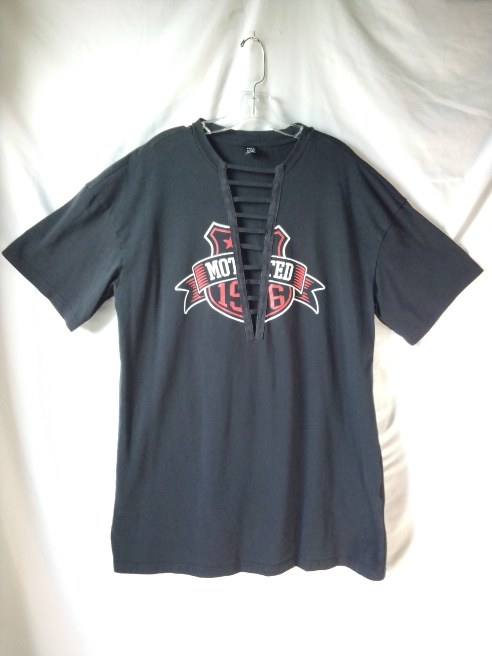 SHEIN Black Short-Sleeve Ladder-Neck Tee with Red Crest Graphic